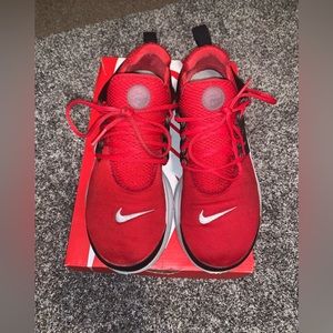 Nike Presto | Big Boys size 7Y